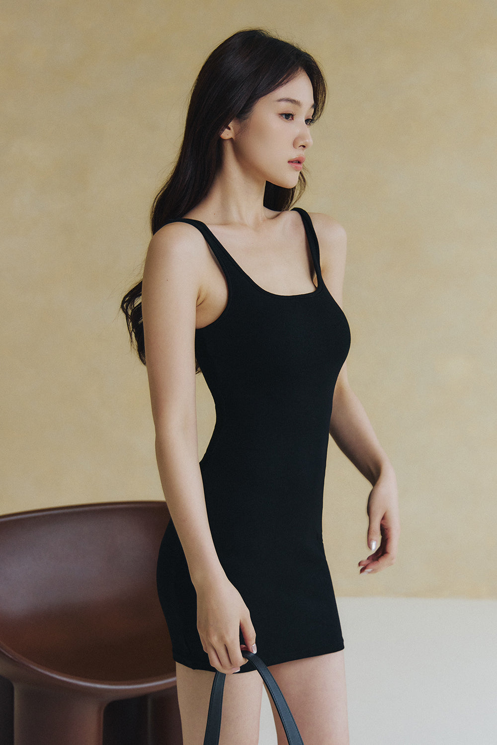 一見鍾情羅紋方領襯墊短洋裝<br>Elegant Rib Knit Wide Strap Mini Bra Dress