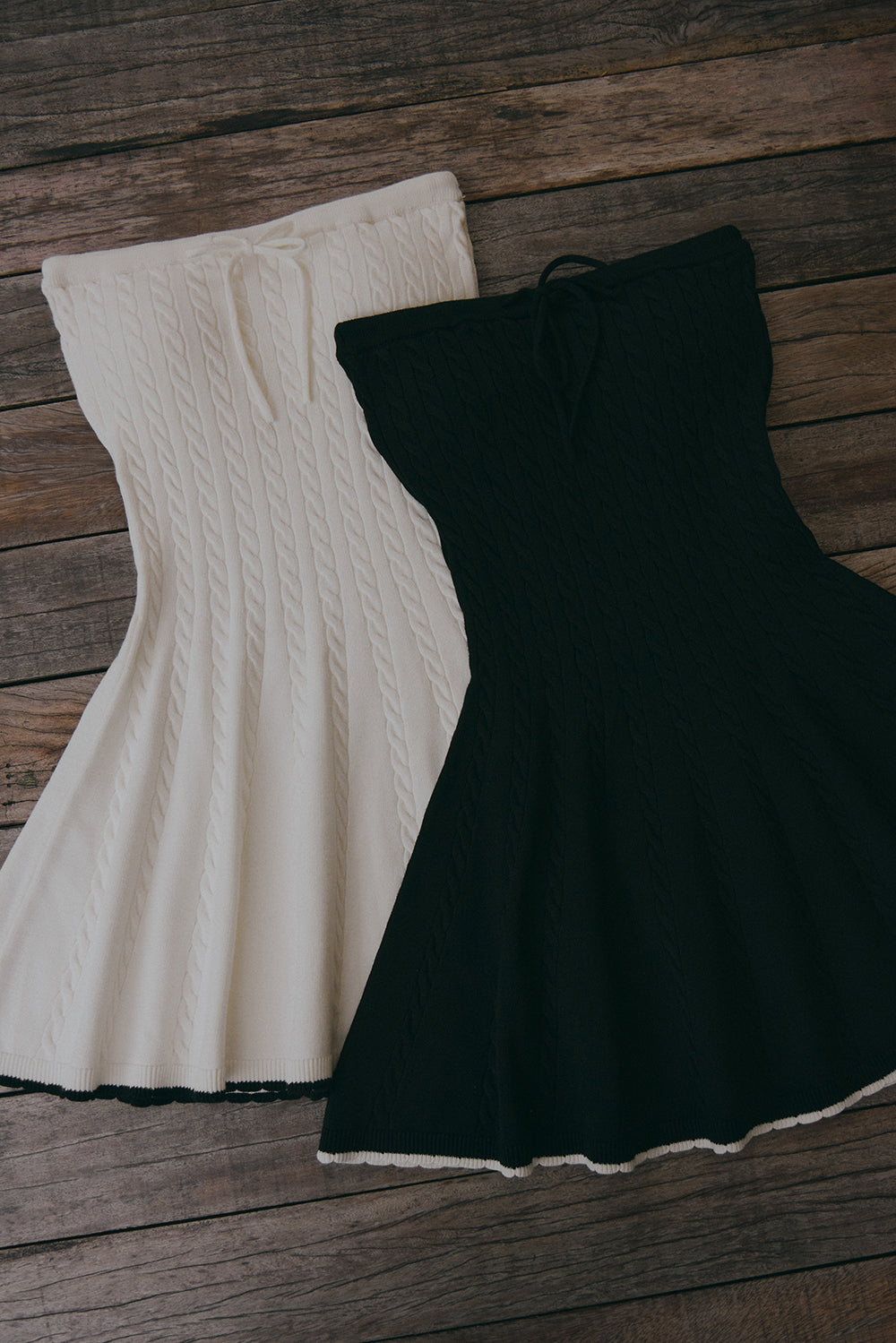 午後漫步麻花花邊平口襯墊短洋裝<br>Afternoon Walk Knit Ripple Trim Strapless Flare Mini Bra Dress