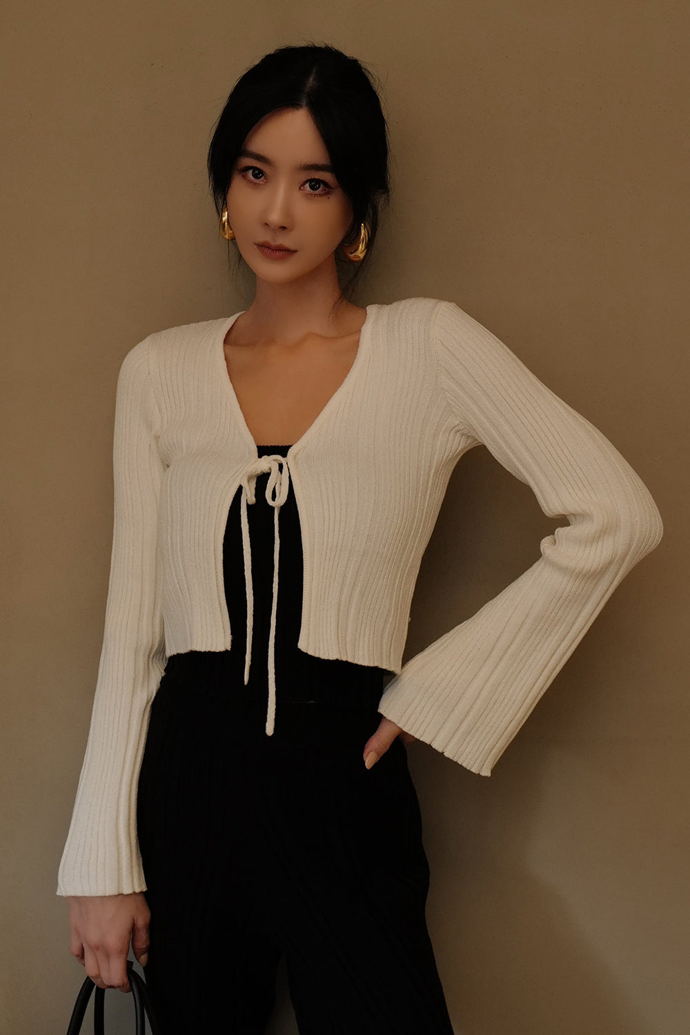 坑條針織綁帶小外套<br>Wide Ribbed Knit Cardigan