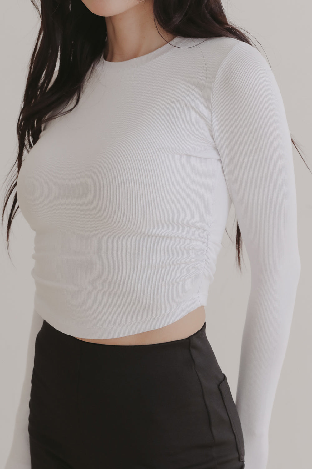 一見鍾情羅紋側抓皺長袖上衣<br>Elegant Rib Knit Long Sleeve Crop Top