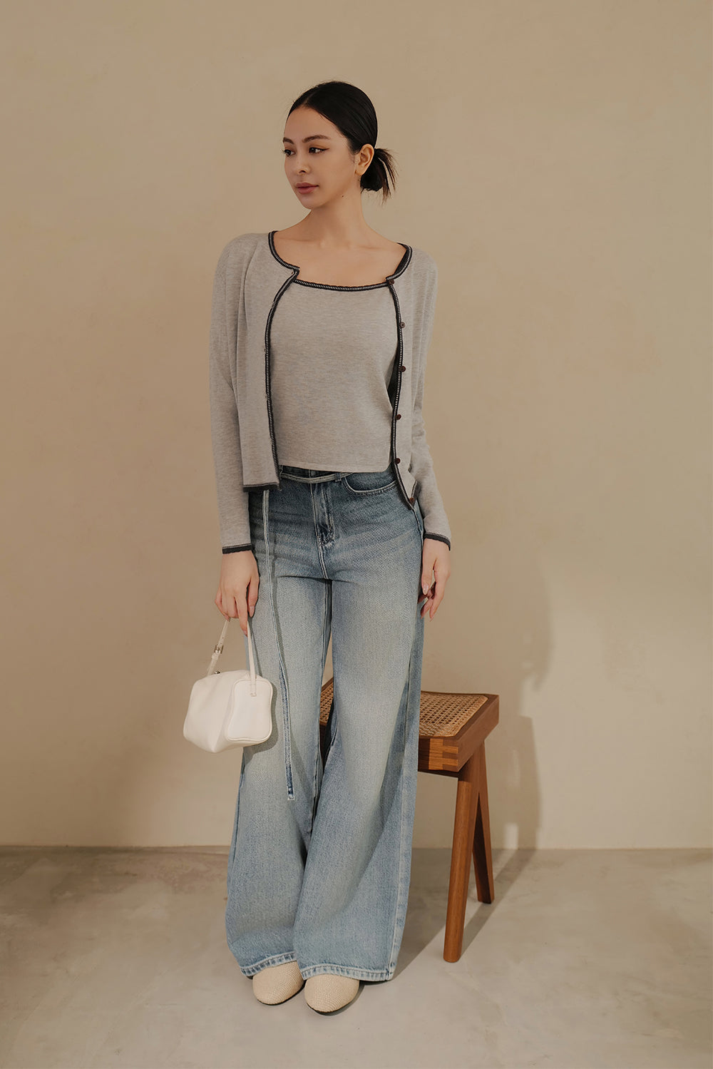 【預購】高腰牛仔寬褲（附腰帶）<br>High-Waisted Wide-Leg Jeans with Tie