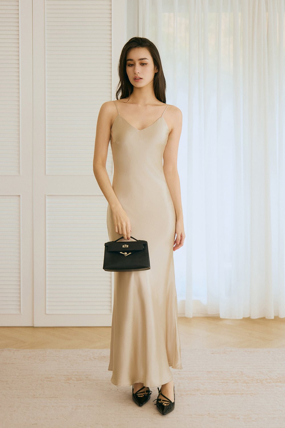 重磅緞面細肩洋裝<br>Satin Strap Dress