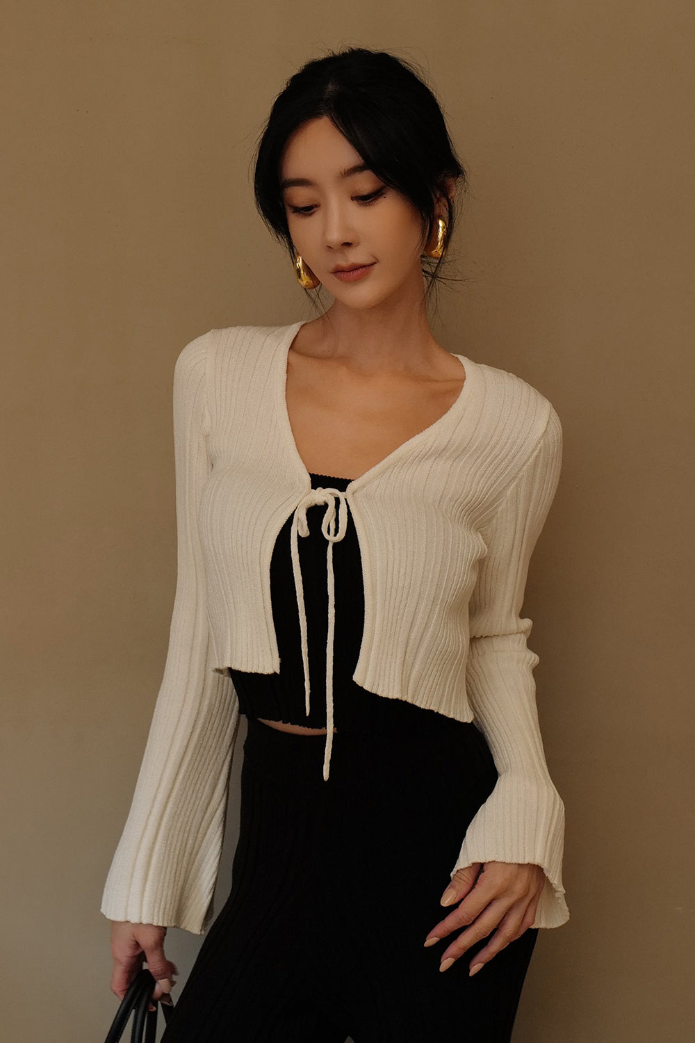 坑條針織綁帶小外套<br>Wide Ribbed Knit Cardigan