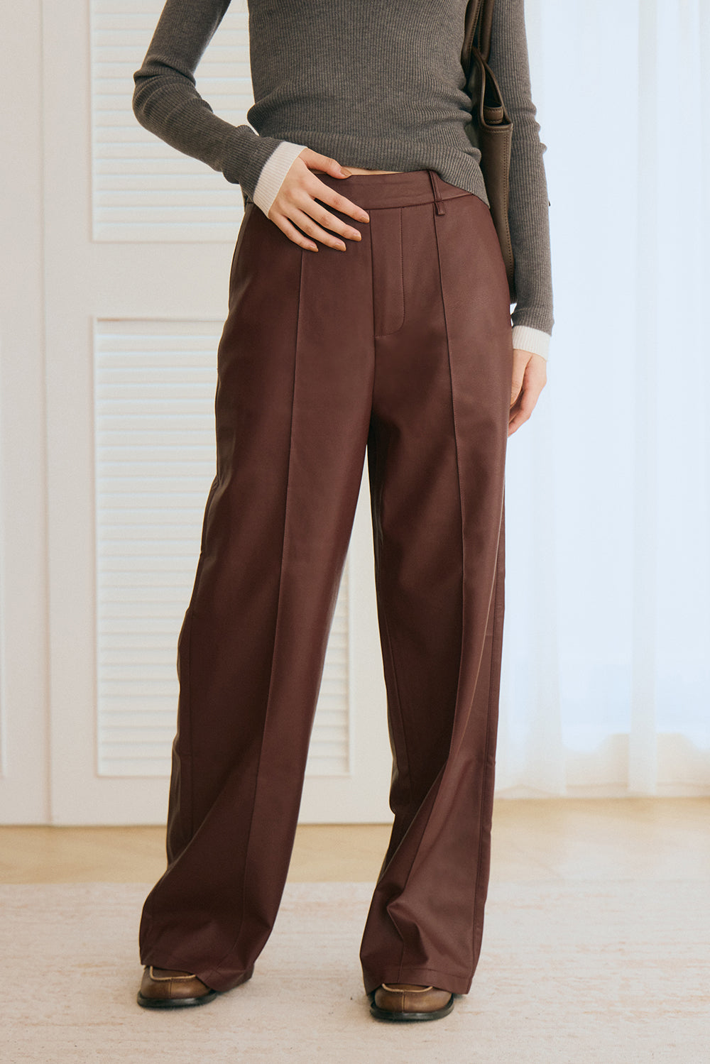 皮革側拉鍊寬褲<br>Faux Leather Wide-Leg Pants