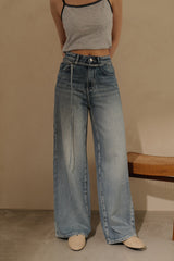 【預購】高腰牛仔寬褲（附腰帶）<br>High-Waisted Wide-Leg Jeans with Tie