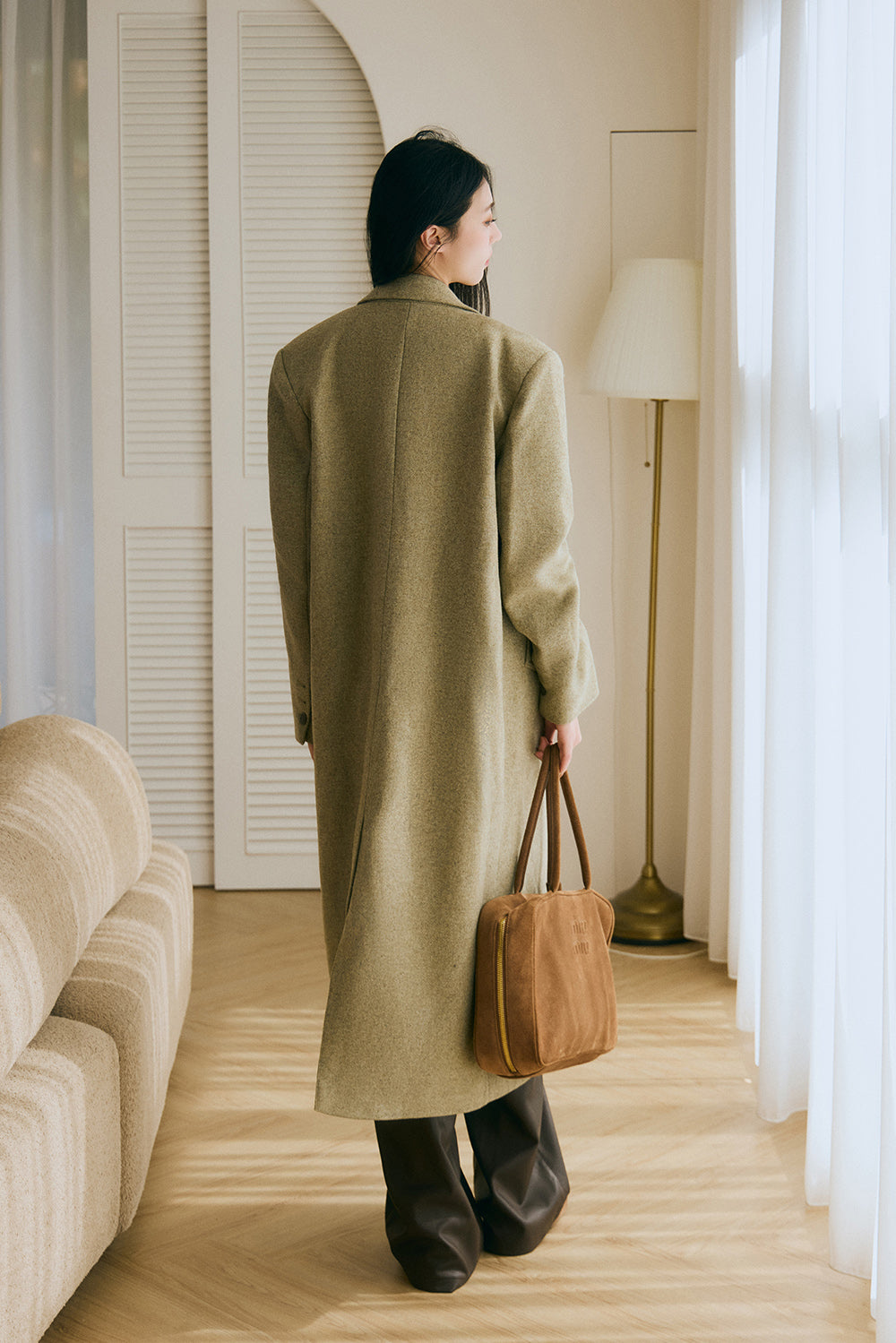 排釦羊毛大衣<br>Long Wool Coat