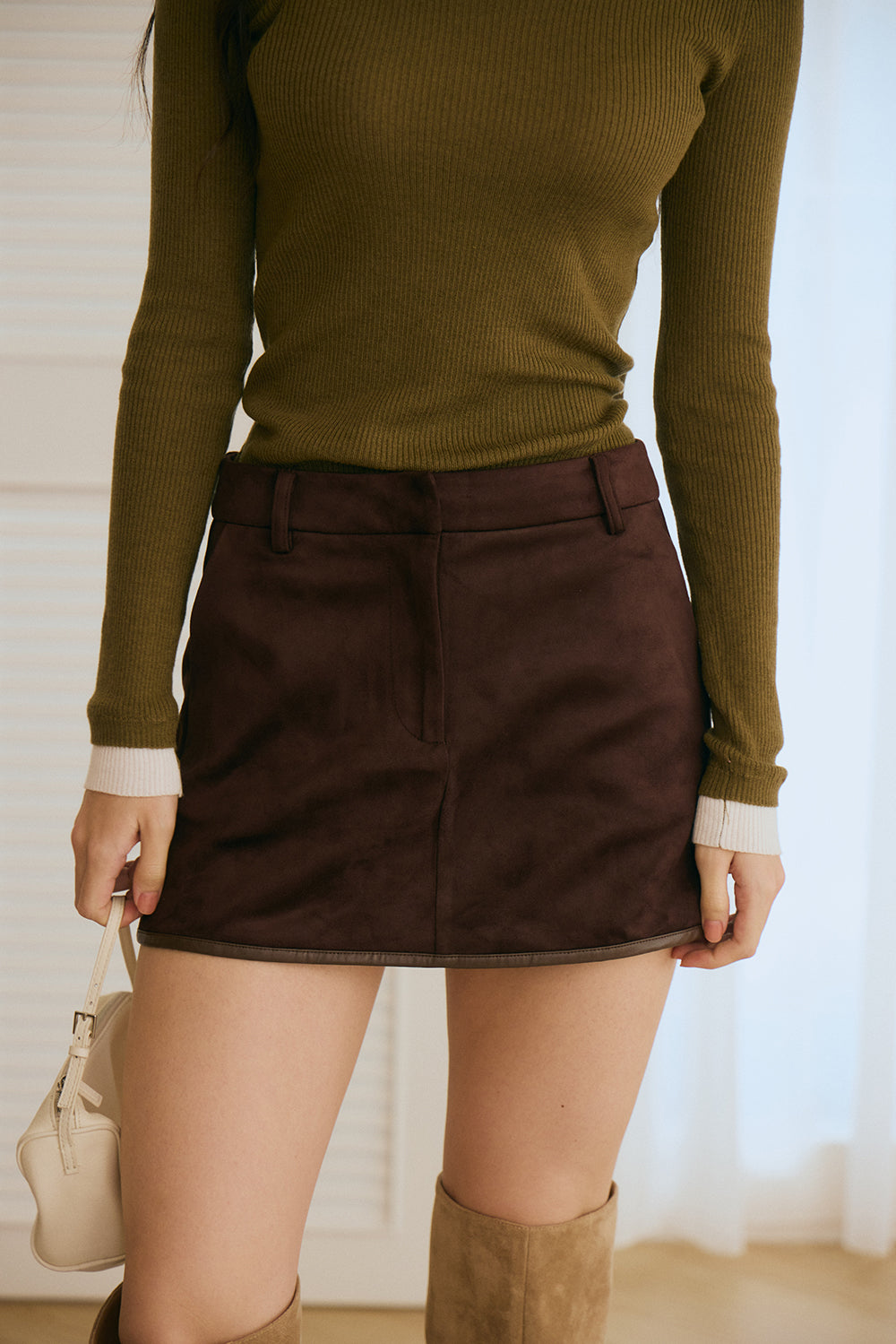 麂皮短裙<br>Suede Mini Skirt