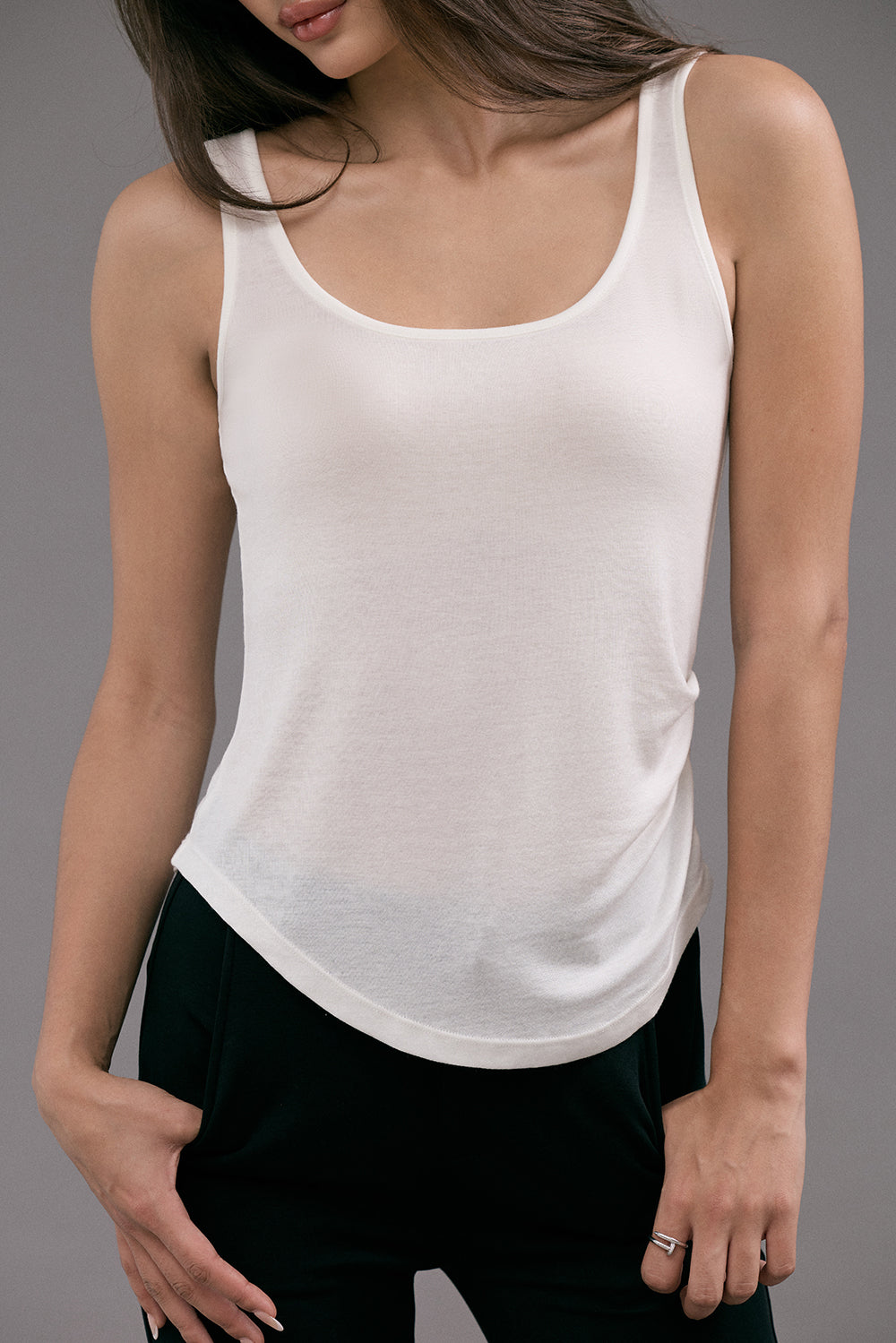極柔天絲抽皺圓領背心<br>Tencel Wool Scoop Neck Tank Top