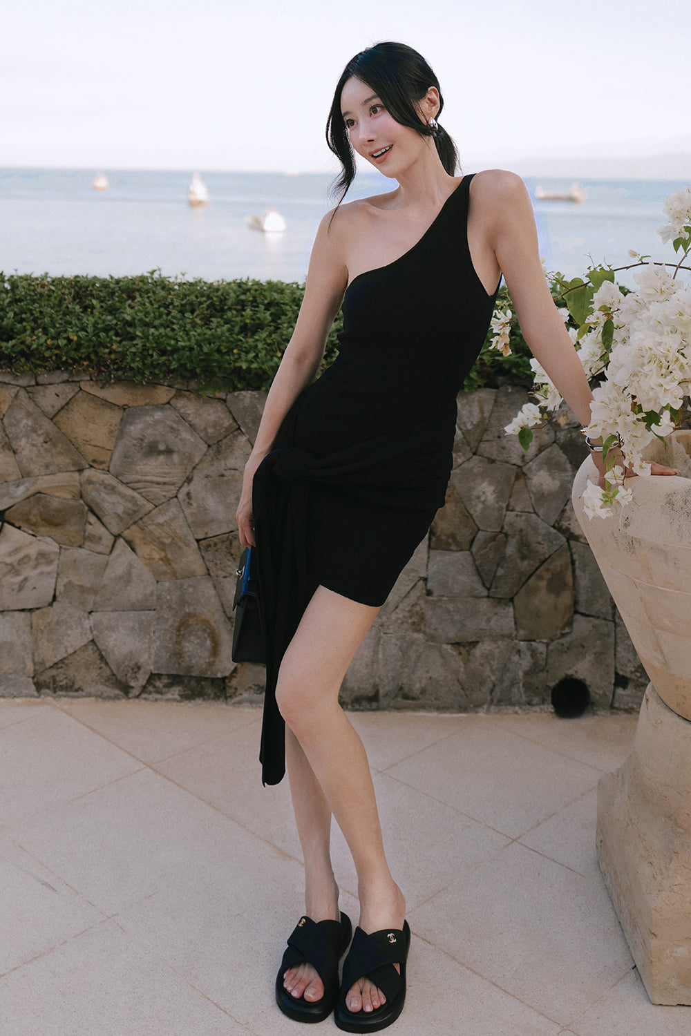 輕氧針織多穿襯墊短洋裝<br>Plain Knit Multiway Shawl Cut Out Mini Bra Dress