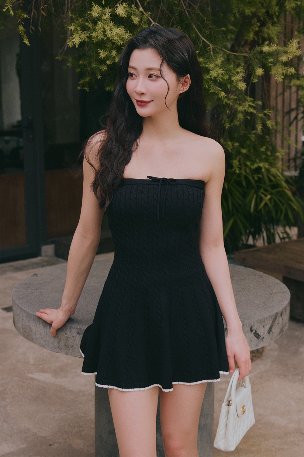 午後漫步麻花花邊平口襯墊短洋裝<br>Afternoon Walk Knit Ripple Trim Strapless Flare Mini Bra Dress