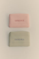 【贈品】mumm 化妝包<br>mumm Quilted Toiletry Bag