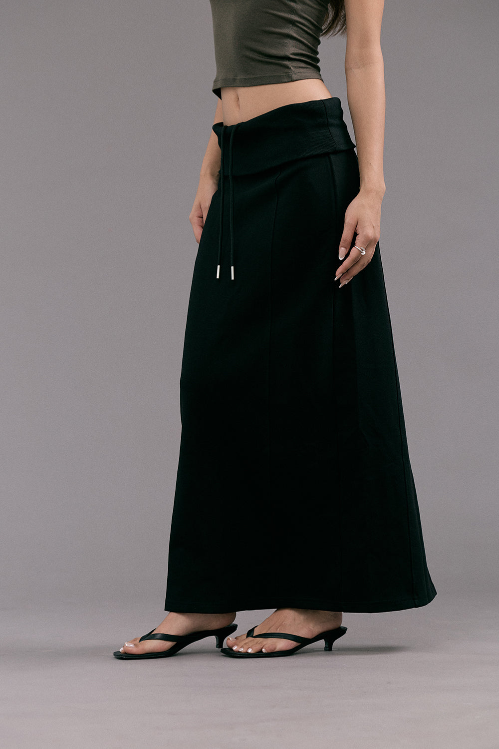 寬翻腰抽繩半身裙<br>Wide Folded Waist Drawstring Maxi Skirt