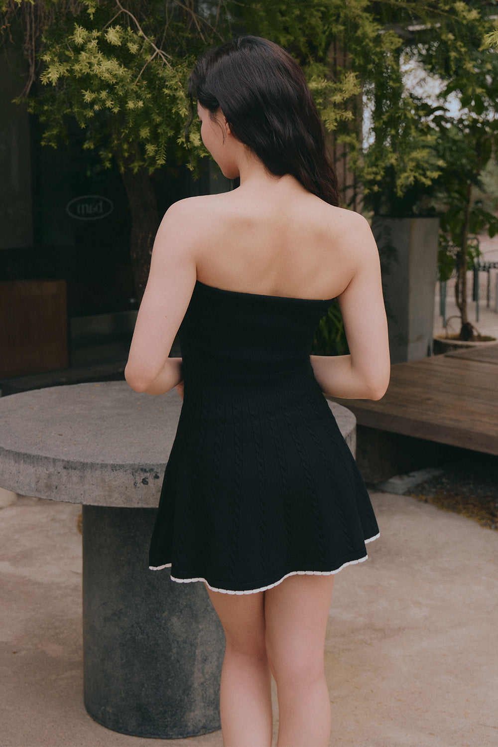 午後漫步麻花花邊平口襯墊短洋裝<br>Afternoon Walk Knit Ripple Trim Strapless Flare Mini Bra Dress