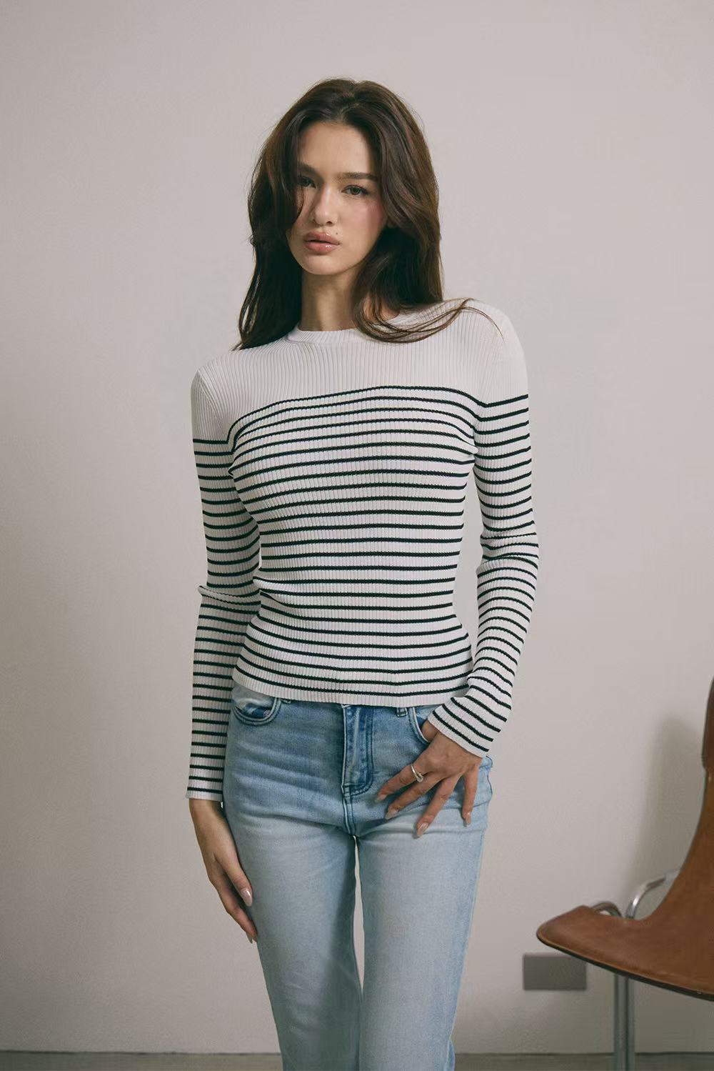條紋針織圓領長袖上衣<br>Striped Knit Crewneck Long Sleeve Top