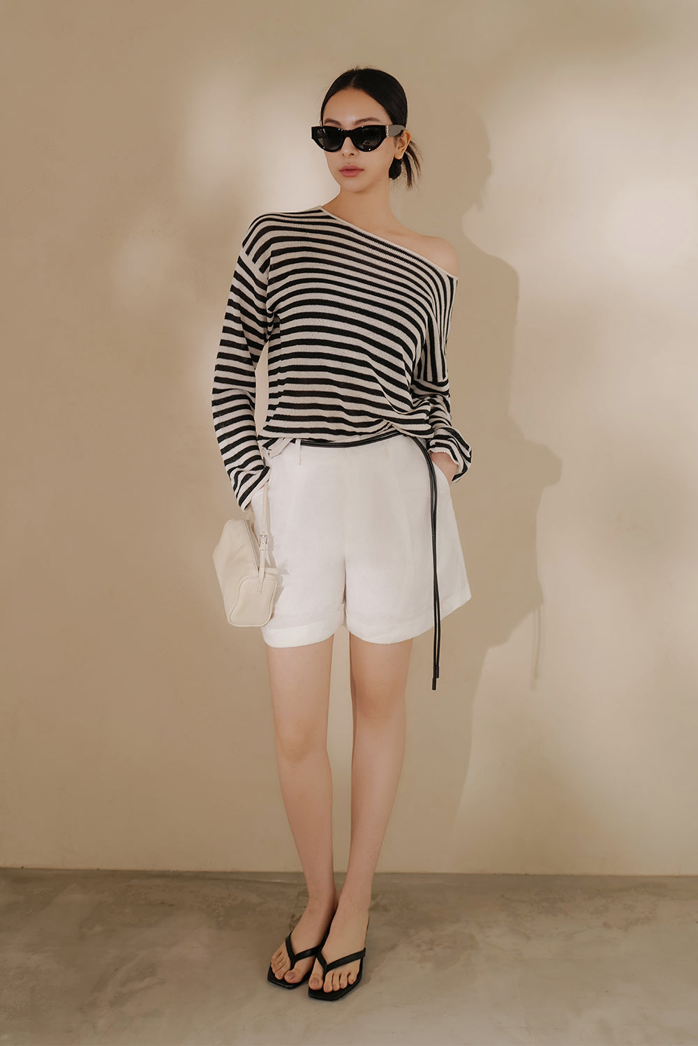 【預購】亞麻反褶短褲（附腰帶）<br>Linen Cuffed Shorts with Tie Belt