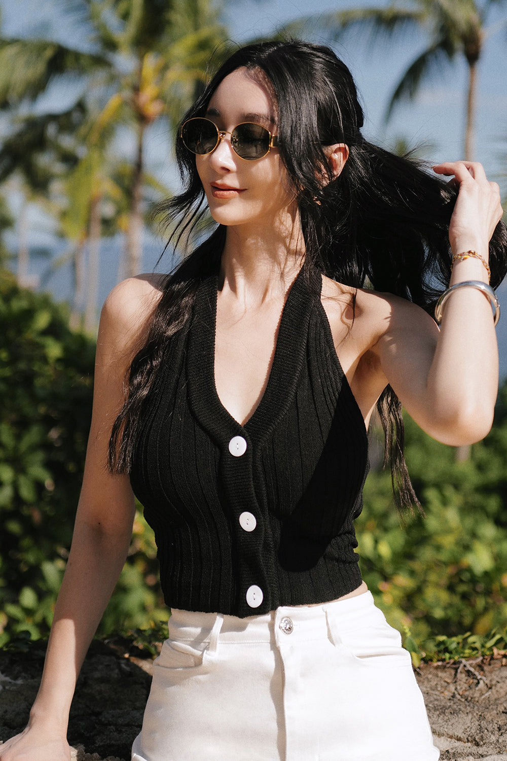 輕氧針織繞脖排釦BraTop<br>Wide Ribbed Knit Halter Knit Button Bra Top