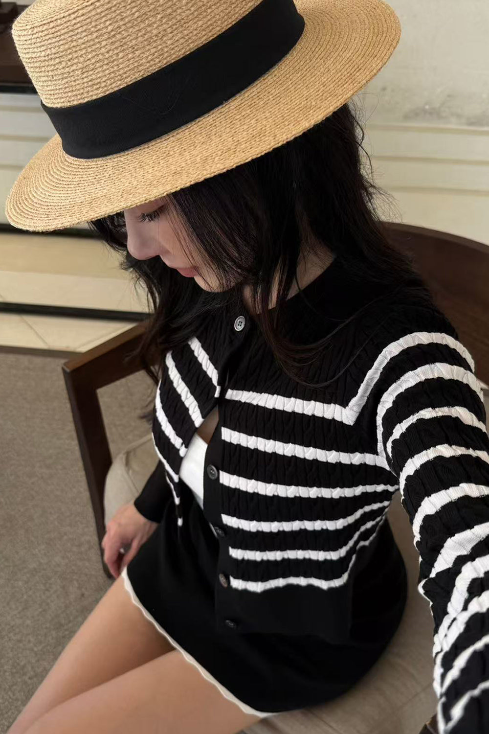 冰紗條紋排釦開襟外套<br>Striped Knit Button-Up Cardigan