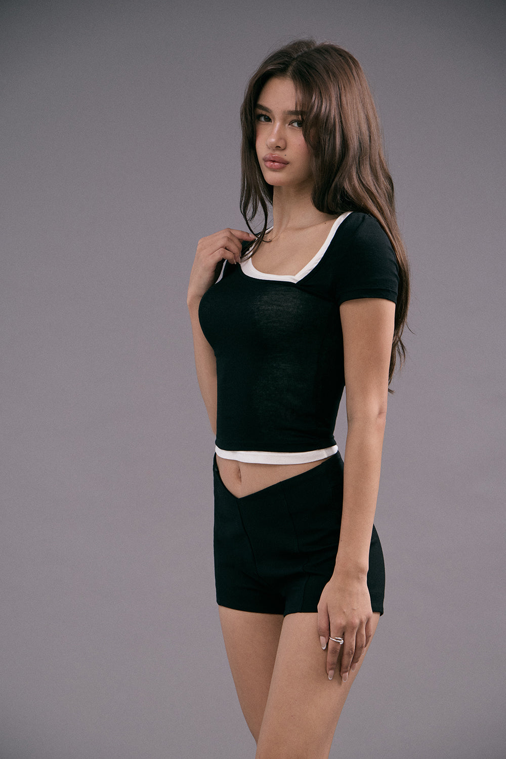 極柔天絲兩穿式短袖上衣<br>Tencel Wool Asymmetrical Neck Sleeve Top