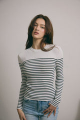 條紋針織圓領長袖上衣<br>Striped Knit Crewneck Long Sleeve Top