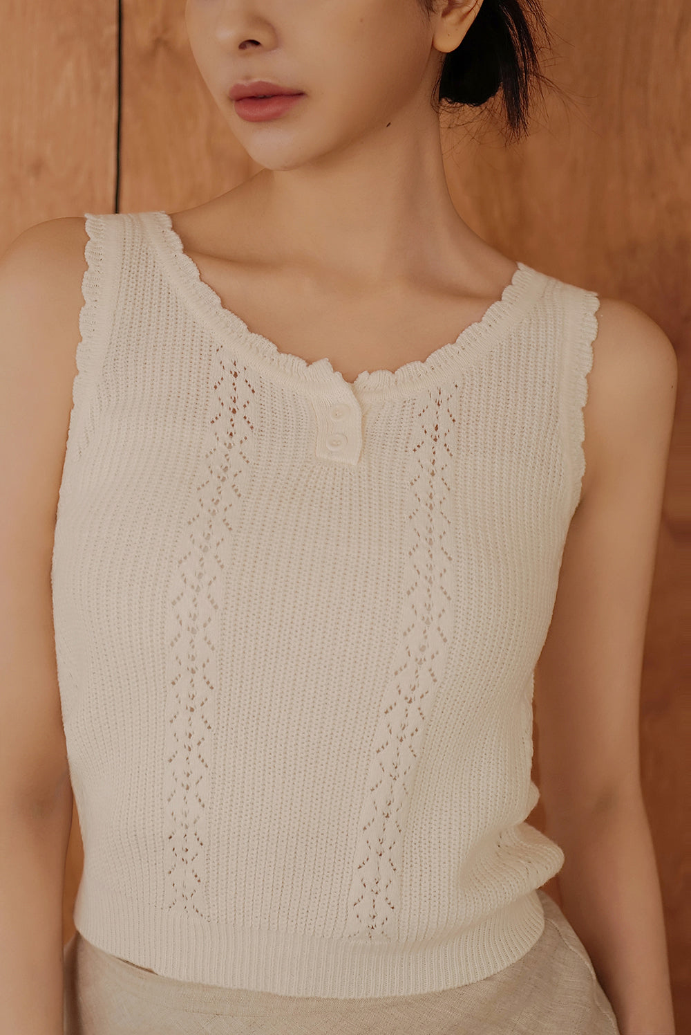 【預購】緹花針織背心<br>Scalloped Trim Vest