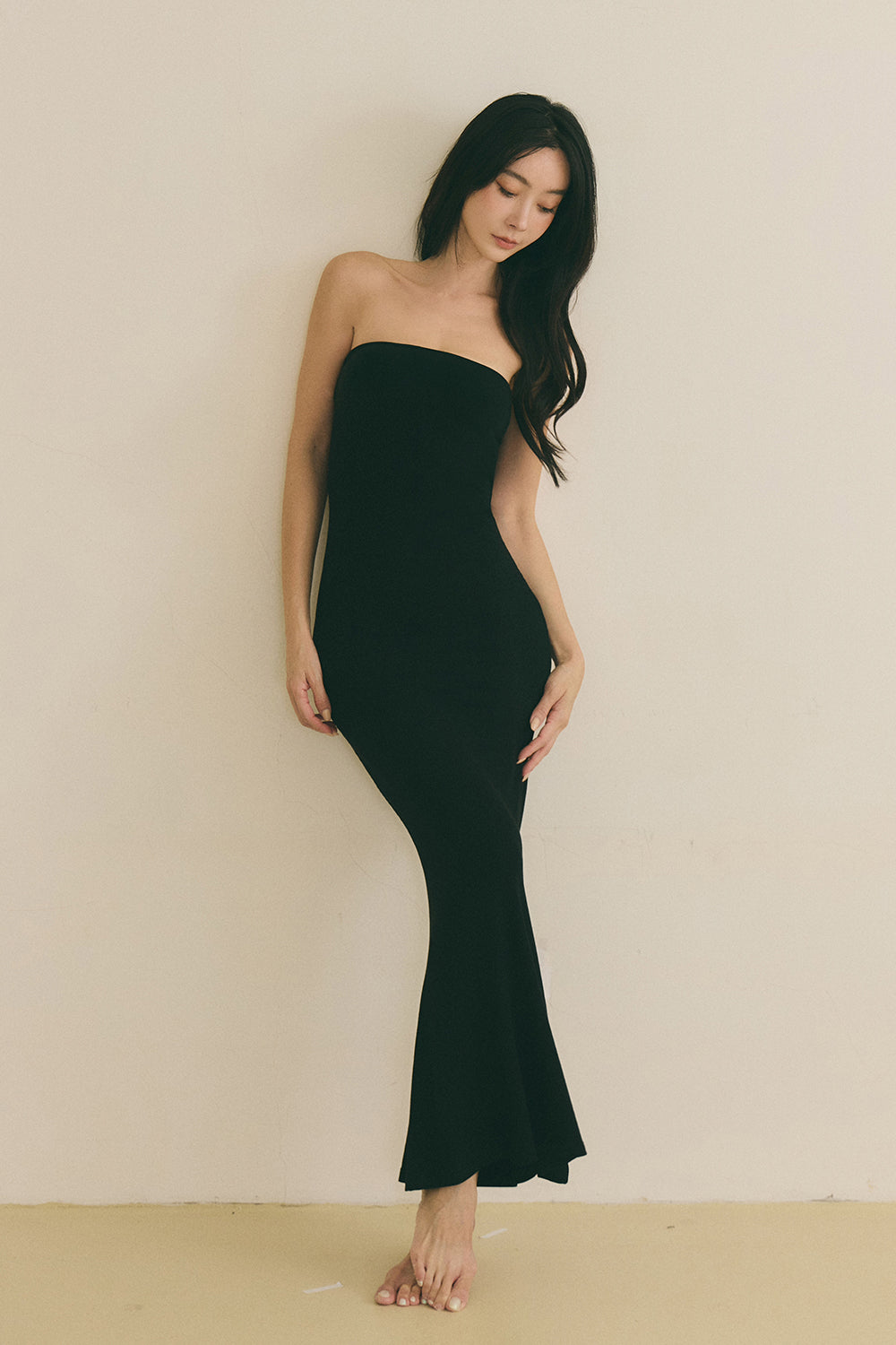 一見鍾情羅紋平口襯墊長洋裝<br>Elegant Rib Knit Strapless Bra Dress