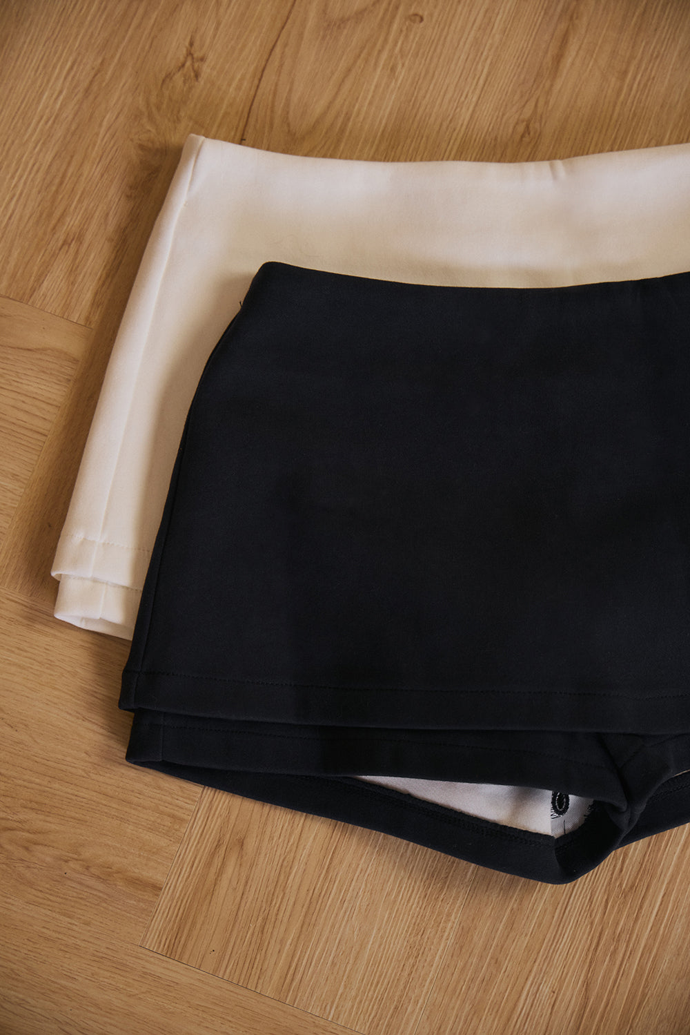 重磅迷你褲裙<br>Mini Pleated Skort