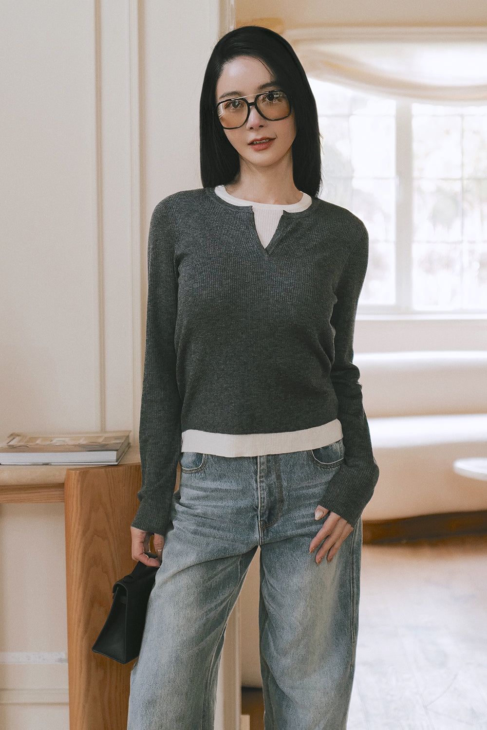 假兩件V領長袖針織上衣<br>Faux Two-Piece V-Neck Sweater