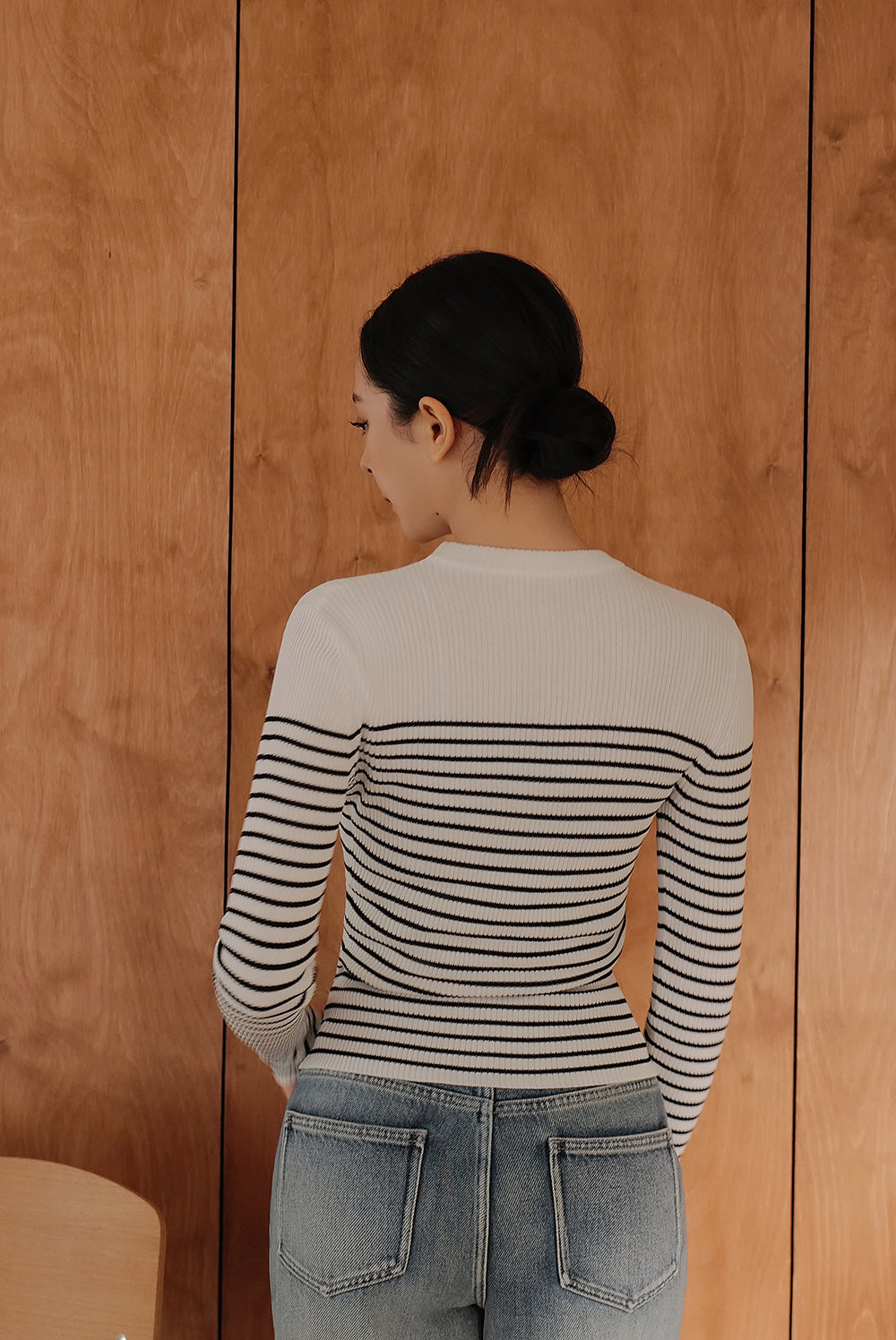 【預購】條紋針織圓領長袖上衣<br>Striped Knit Crewneck Long Sleeve Top