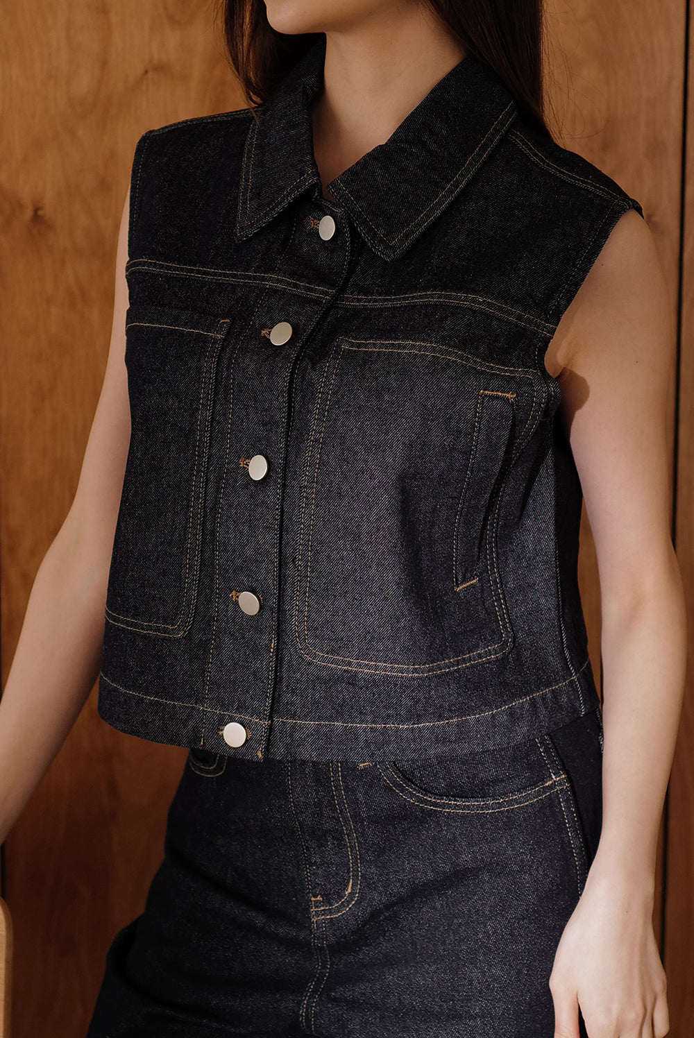 【預購】不褪色牛仔排釦背心<br>Fade-Resistant Denim Button-Down Vest