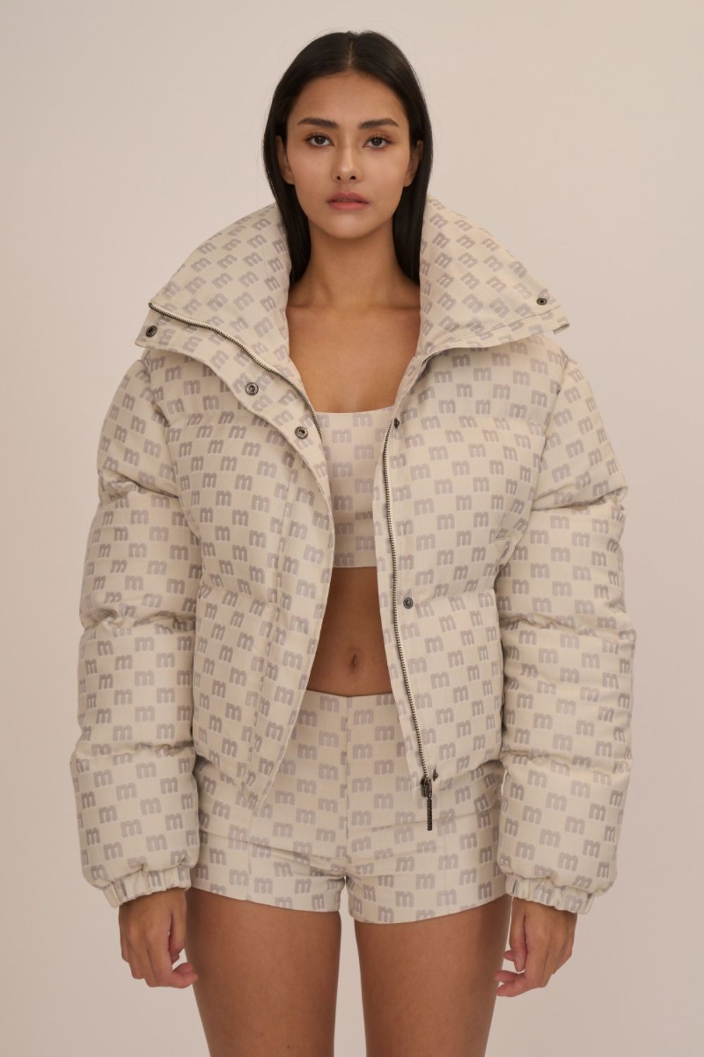 mumm 印花澎澎短版外套<br>MONOGRAM JACQUARD PUFFER COAT