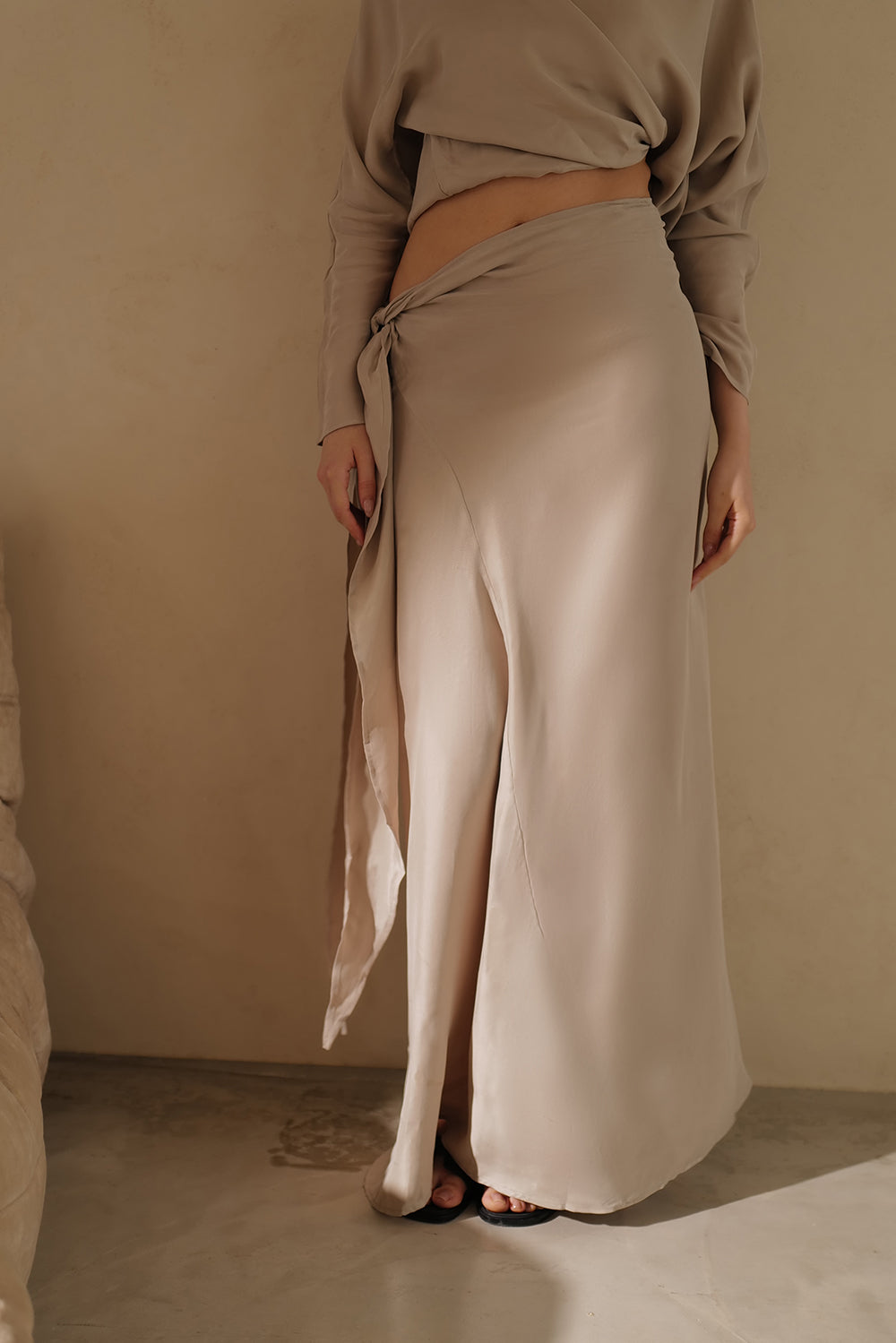 【預購】側綁帶長裙<br>Eco-Friendly Side-Tie Maxi Skirt