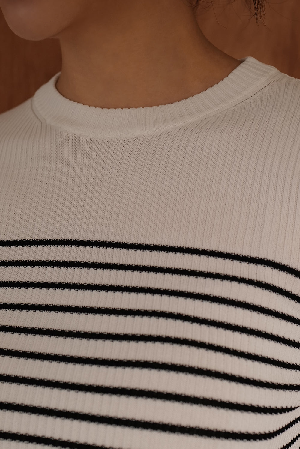 【預購】條紋針織圓領長袖上衣<br>Striped Knit Crewneck Long Sleeve Top