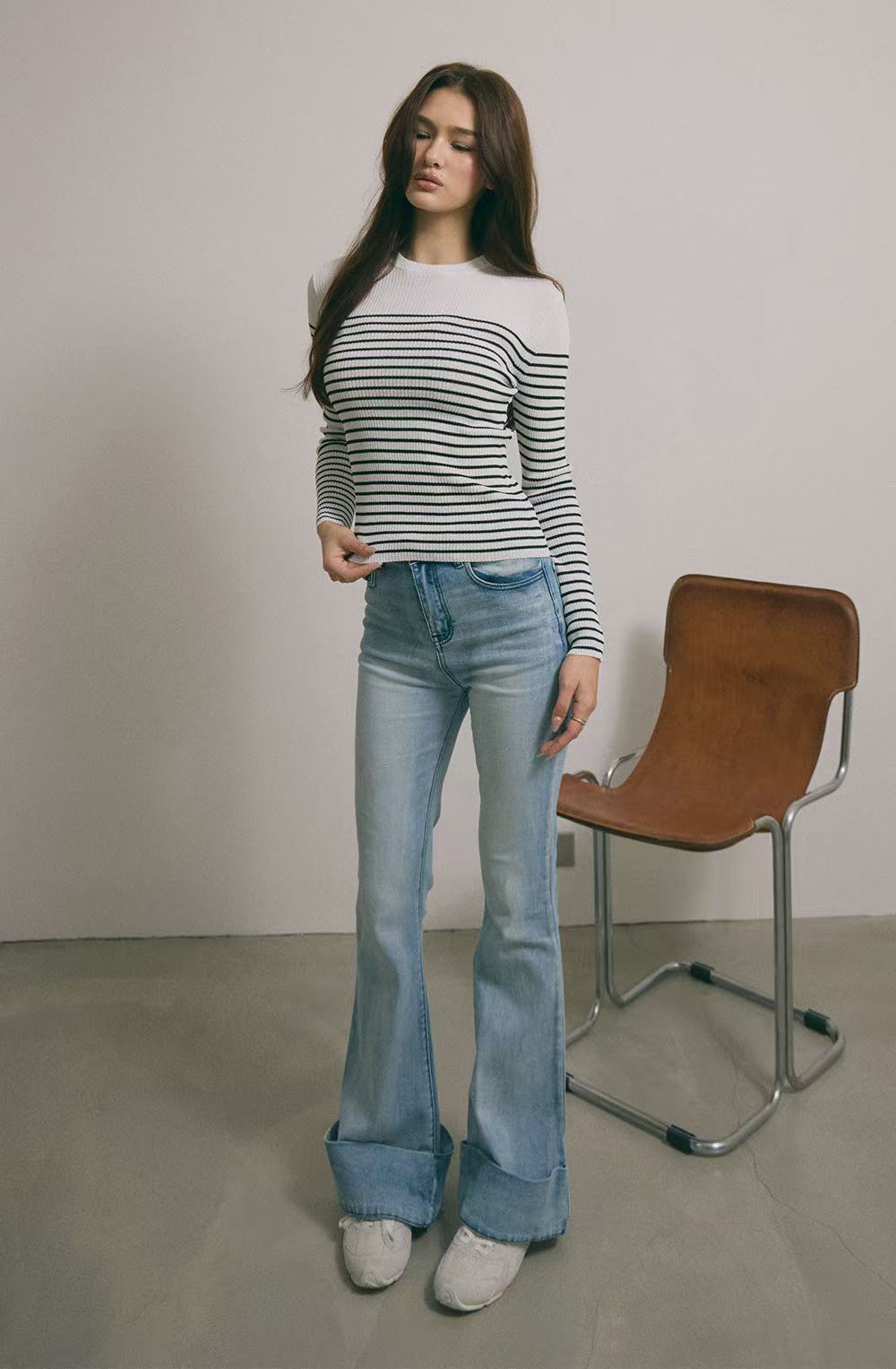 條紋針織圓領長袖上衣<br>Striped Knit Crewneck Long Sleeve Top