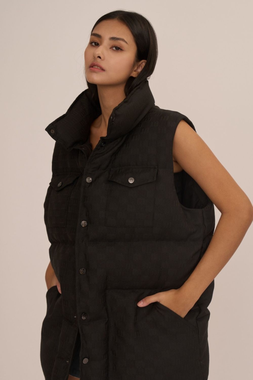 mumm 印花澎澎背心<br>MONOGRAM JACQUARD UNISEX PUFFER VEST