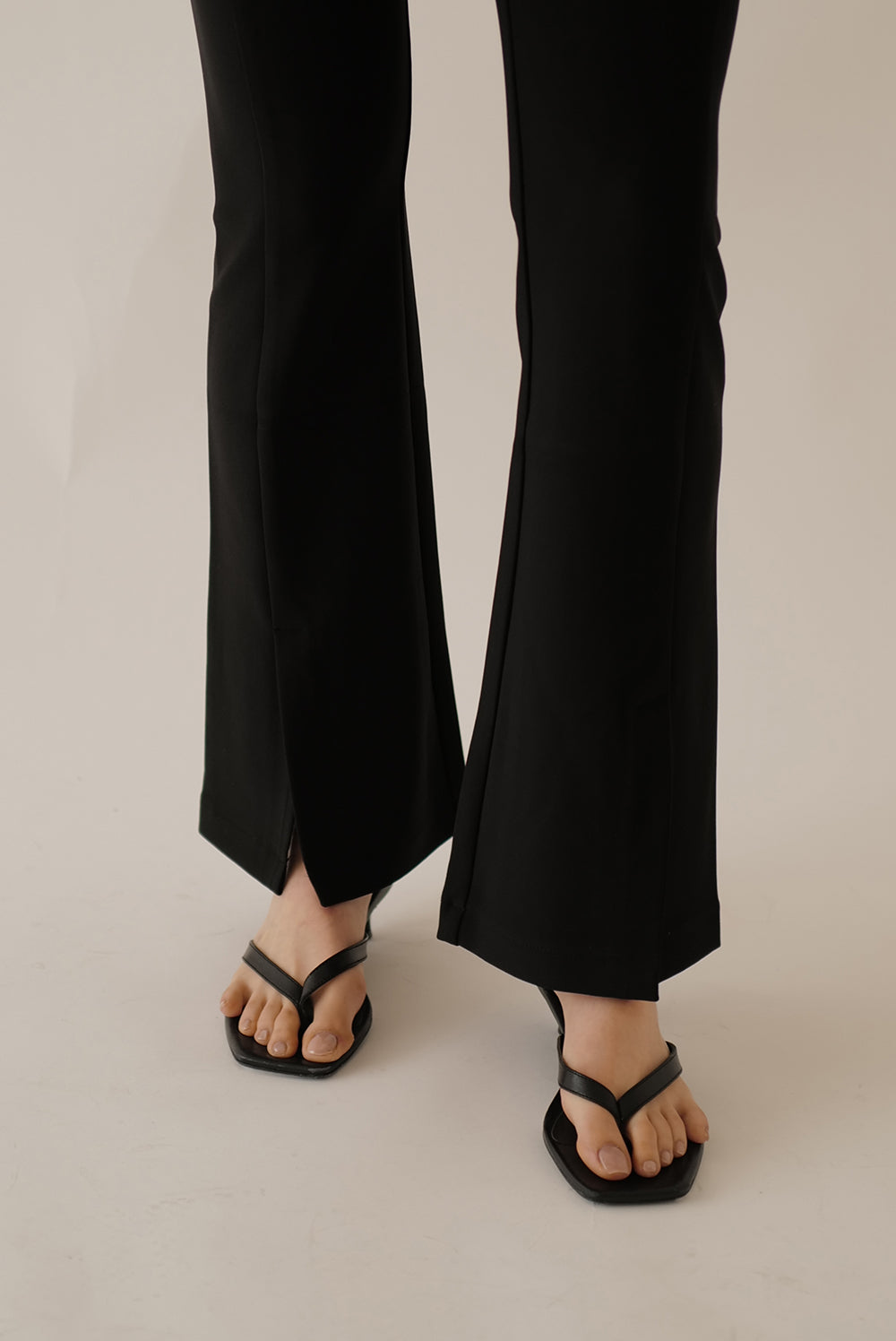 【預購】完美女神曲線前開衩長腿褲<br>Perfect Legs Sculpting Front-Slit Trousers